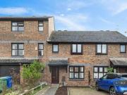 3 Bedroom Terraced House For Rent In London