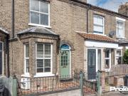 3 bedroom terraced house for rent in Merton Road,...
