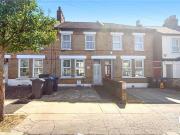 3 bedroom terraced house for rent in Moffat Road,...