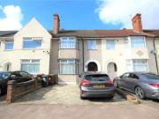 3 bedroom terraced house for rent in Review Road,...