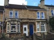 3 bedroom terraced house for rent in Ringwood Road Bath BA2