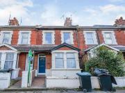 3 bedroom terraced house for rent in Russell Road,...