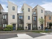 2 bedroom terraced house for rent in Selkirk Drive,...