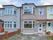3 bedroom terraced house for rent in Strathmore Gardens,...