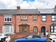 3 bedroom terraced house for sale