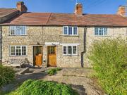 3 bedroom terraced house for sale in Bondend Road, Upton...