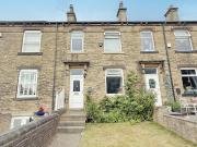 3 bedroom terraced house for sale in Cemetery Road, Low...