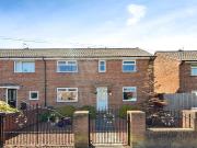 3 bedroom terraced house for sale in Chesters Avenue,...