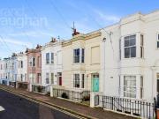 3 bedroom terraced house for sale in College Gardens,...