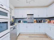 3 bedroom terraced house for sale in Cutters Close,...