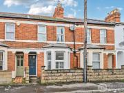 3 bedroom terraced house for sale in East Avenue, East...