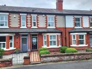 3 bedroom terraced house for sale in Ellesmere Road,...