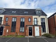 3 bedroom terraced house for sale in Elmwood Park Mews,...