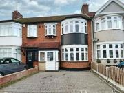 3 bedroom terraced house for sale in Glenwood Drive...