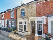 3 bedroom terraced house for sale in Grayshott Road,...