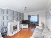3 bedroom terraced house for sale in Keighley Square,...