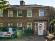 3 bedroom terraced house for sale in Kelvington Road,...