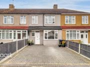 3 bedroom terraced house for sale in Lake Avenue,...
