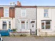 3 bedroom terraced house for sale in London Avenue,...