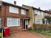 3 bedroom terraced house for sale in Long Readings Lane,...