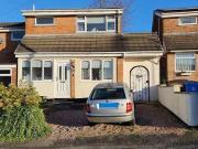 3 bedroom terraced house for sale in Manor Rise...