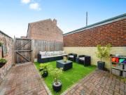 3 bedroom terraced house for sale in Marsh House Lane,...