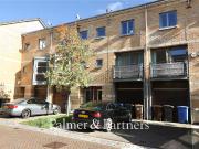 3 bedroom terraced house for sale in Maude Street,...