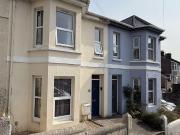 3 bedroom terraced house for sale in Mostyn Avenue,...