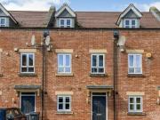 3 Bedroom Terraced House For Sale In Newbury, Berkshire