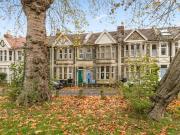 3 bedroom terraced house for sale in Park Crescent,...