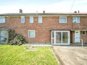 3 bedroom terraced house for sale in Peewit Road,...