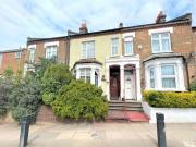 3 Bedroom Terraced House For Sale In Plumstead Common,...