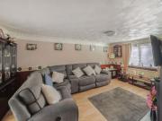 3 bedroom terraced house for sale in Sawpit Road,...