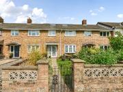 3 bedroom terraced house for sale in Stag Hill,...