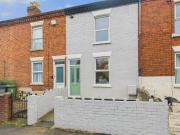 3 bedroom terraced house for sale in Stroud Road,...