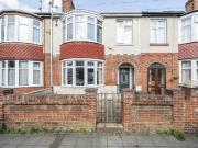 3 bedroom terraced house for sale in Wallisdean Avenue,...