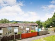 3 bedroom terraced house for sale in Windrush Close,...