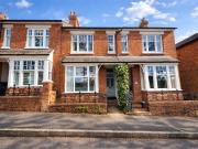 3 bedroom terraced house to rent