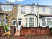 4 bedroom terraced house to rent