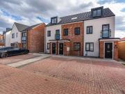 3 bedroom terraced house to rent
