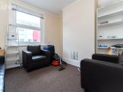 3 bedroom terraced maisonette to rent