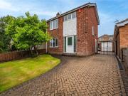 3 bedroom to rent in Castleton Close...