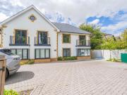 3 bedroom town house for rent in 10 Carbery Avenue,...