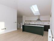 3 Bedroom Town House For Rent In Hounslow, Middlesex