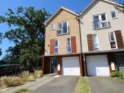 3 bedroom town house for rent in Tempest Mews Bracknell RG12