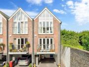 3 Bedroom Town House For Sale In Chichester