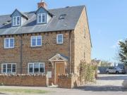 3 Bedroom Town House For Sale In Middleton Cheney, Banbury