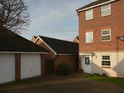 3 bedroom town house for sale in Monks Way Worksop...