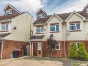 3 Bedroom Town House For Sale In Sutton Lane, Langley