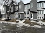 3 Bedroom Townhouse Calgary AB 98816333